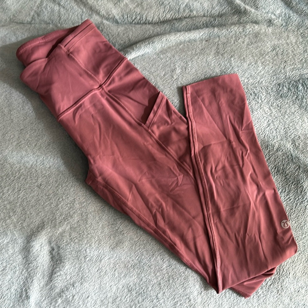 Lululemon size 4 wunder train 25”